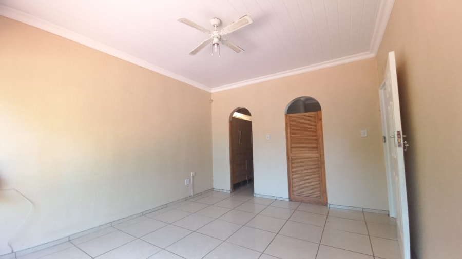 To Let 3 Bedroom Property for Rent in Pellissier Free State